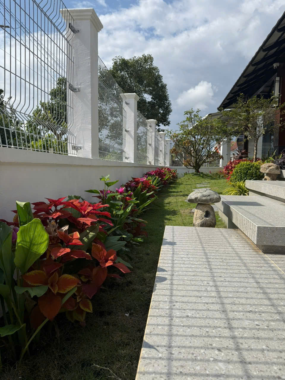 Thi công cảnh quan sân vườn